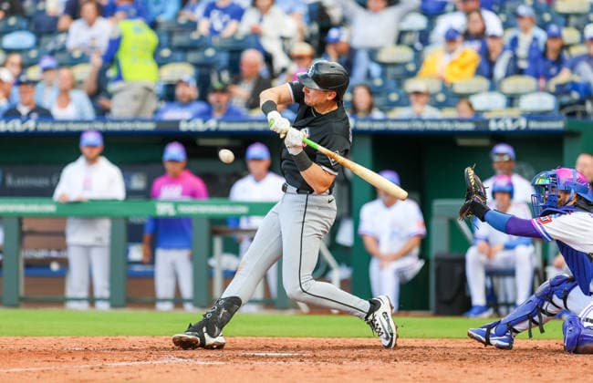 APR 12, 2026: Chicago White Sox shortstop Colson Montgomery (12) was hit by pitch in the 8th inning against the Kansas City Royals at Kauffman Stadium in Kansas City, MO. CSM Kansas City United States - ZUMAc04_ 20260412_zma_c04_061 Copyright: xRomanxPunox