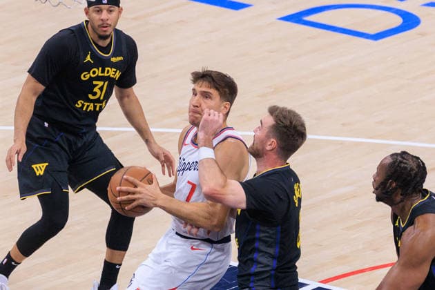 April 12, 2026, Inglewood, California, USA: Bogdan Bogdanovic 7 of the Los Angeles Clippers goes for a shot during a 2026 NBA, Basketball Herren, USA regular season game against the Golden State Warriors on Sunday April 12, 2026 at Intuit Dome Arena in Inglewood, California. Clippers defeat Warriors, 115-110. JAVIER ROJAS PI Clippers Defeat Warriors, 115-110 - ZUMAp124 20260412_zaa_p124_117 Copyright: xJavierxRojasx