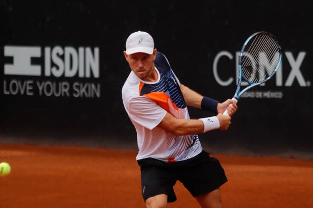 Mexico City Open Final Match James Duckworth (AUS) lunges to play a forehand against Stefano Napolitano (ITA) during the Mexico City Open singles final at the Chapultepec Sports Center. on April 12, 2026 in Mexico City, Mexico. (Photo by Carlos Santiago Eyepix Group) Copyright: xCarlosxSantiagox xEyepixxGroupx CS_12042026_180447