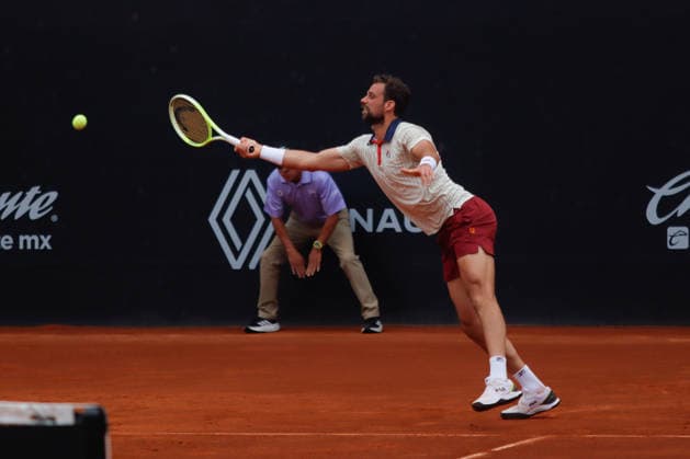 Mexico City Open Final Match Stefano Napolitano (ITA) returns a backhand against James Duckworth (AUS) during the Mexico City Open singles final at the Chapultepec Sports Center. on April 12, 2026 in Mexico City, Mexico. (Photo by Carlos Santiago Eyepix Group) Copyright: xCarlosxSantiagox xEyepixxGroupx CS_12042026_180468