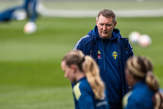 260413 National team director Kim Källström of the Swedish women s national football team during a training session on April 13, 2026 in Gothenburg Photo Mathias Bergeld BILDBYRAN code MB MB1363 fotboll football soccer fotball vm kval kval fifa womens world cup qualifier qualifier träning practice training sverige sweden dam bbeng women kvinner  Copyright: MATHIASxBERGELD BB260413MB010
