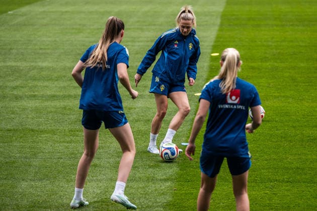 260413 Fridolina Rolfö of the Swedish women s national football team during a training session on April 13, 2026 in Gothenburg. Photo: Mathias Bergeld BILDBYRAN kod MB MB1363 fotboll football soccer fotball vm-kval kval fifa womens world cup qualifier qualifier träning practice training sverige sweden dam bbeng women kvinner *** 260413 Fridolina Rolfö of the Swedish women s national football team during a training session on April 13, 2026 in Gothenburg Photo Mathias Bergeld BILDBYRAN code MB MB1363 fotboll football soccer fotball vm kval kval fifa womens world cup qualifier qualifier träning practice training sverige sweden dam bbeng women kvinner  Copyright: MATHIASxBERGELD BB260413MB019