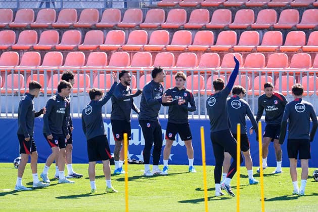 April 13, 2026, Majadahonda, Madrid, Spain: Nico Gonzalez, Juan Musso and Julian Alvarez during the training day of Atletico de Madrid ahead the UEFA Champions League 2025 26 Quarter-Final Second Leg match against FC Barcelona, Barca at Ciudad Deportiva Wanda Atletico de Madrid on April 13, 2026, in Majadahonda, Madrid, Spain. Majadahonda Spain - ZUMAa181 20260413_zaa_a181_006 Copyright: xDennisxAgyemanx