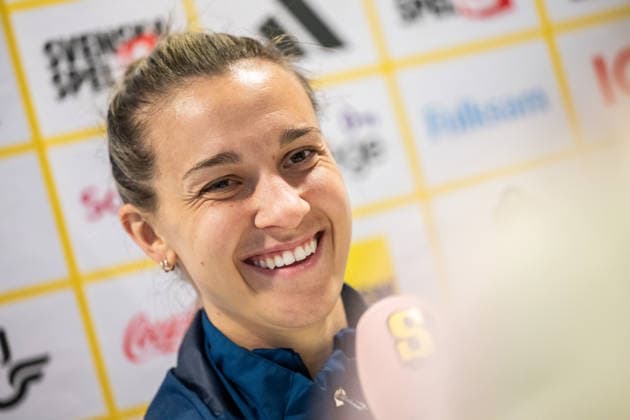 260413 Julia Zigiotti Olme of the Swedish women s national football team is interviewed in the mixed zone on April 13, 2026 in Gothenburg Photo Mathias Bergeld BILDBYRAN kod MB MB1363 fotboll football soccer fotball vm kval kval fifa womens world cup qualifier qualifier intervju interview sverige sweden dam bbeng women kvinner  Copyright: MATHIASxBERGELD BB260413MB035
