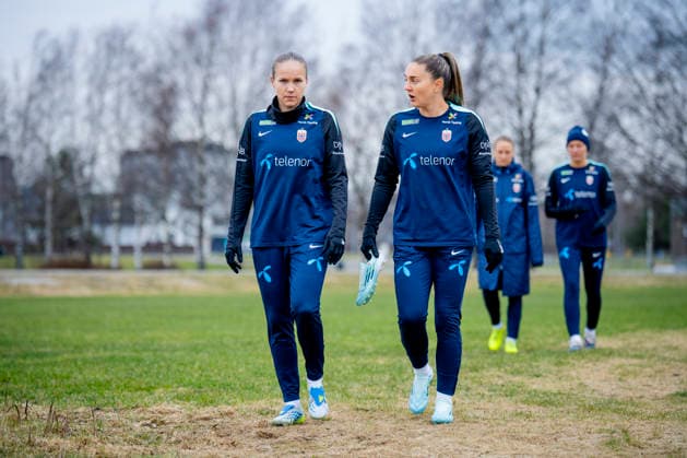 The women s national team is preparing for the World Cup qualifier against Slovenia Lillestrom 20260413 Guro Reiten and Vilde Boe Risa at the training of the women s national football team at Vigernesjordet in Lillestrom before the World Cup qualification against Slovenia Photo Stian Lysberg Solum NTB Lillestrom Norway EDITORIAL USE ONLY RESTRICTED USE FOR BETTING COMPANIES  Copyright: xStianxLysbergxSolumx xNTBx