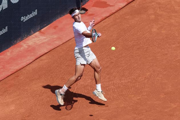 April 13, 2026, Barcelona, Barcelona, Spain: Tomas Martin Etcheverry of Argentina in action against Jack Draper of Great Britain during the First round tennis match of the Barcelona Open Banc Sabadell - Conde Godo 2026 Day 3 at Real Club de Tenis Barcelona on April 13, 2026 in Barcelona, Spain. Barcelona Spain - ZUMAa181 20260413_zaa_a181_208 Copyright: xJavierxBorregox