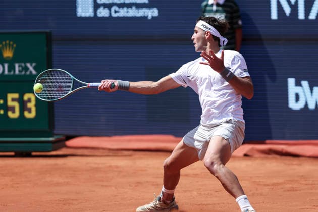 April 13, 2026, Barcelona, Barcelona, Spain: Tomas Martin Etcheverry of Argentina in action against Jack Draper of Great Britain during the First round tennis match of the Barcelona Open Banc Sabadell - Conde Godo 2026 Day 3 at Real Club de Tenis Barcelona on April 13, 2026 in Barcelona, Spain. Barcelona Open Banc Sabadell - Conde Godo 2026 Day 3  - ZUMAa181 20260413_zaa_a181_212 Copyright: xJavierxBorregox