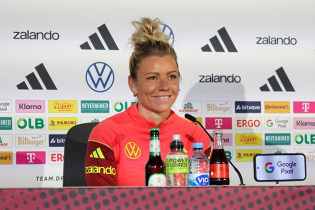 13 04 2026, xgrfx, Football DFB Media Dates, German Womens National Team Press Conference and Final Training v l Linda Dallmann German Womens National Team DFL DFB REGULATIONS PROHIBIT ANY USE OF PHOTOGRAPHS as IMAGE SEQUENCES and or QUASI VIDEO Nuremberg