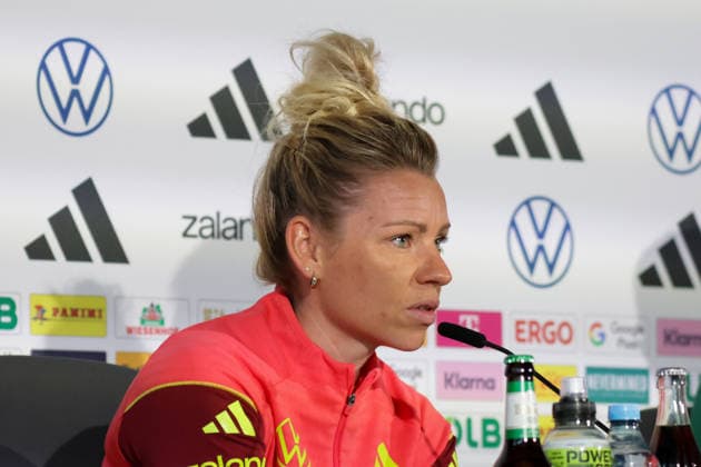 13 04 2026, xgrfx, Football DFB Media Dates, German Womens National Team Press Conference and Final Training v l Linda Dallmann German Womens National Team DFL DFB REGULATIONS PROHIBIT ANY USE OF PHOTOGRAPHS as IMAGE SEQUENCES and or QUASI VIDEO Nuremberg