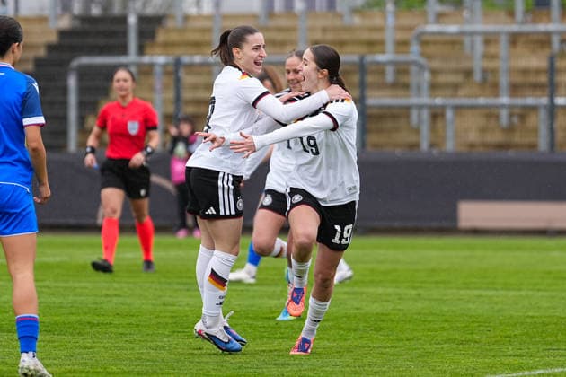 13 04 2026, xydrx, Soccer, International match, European Championship Qualification U19 Women, Germany Slovakia, IMS Arena Goal celebration after the goal to 1 0 for Germany by scorer Laila Portella GER, 19 together with Leonie Koepp GER, 9 and Maj Schneider GER, 15 DFB regulations prohibit any use of photographs as image sequences and or quasi video Copyright: HMBxMedia YannisxDreimann