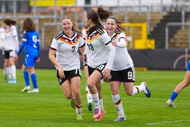 13 04 2026, xydrx, Football, International match, European Championship Qualification U19 Women, Germany Slovakia, IMS Arena Goal celebration after the 1 0 goal for Germany by scorer Laila Portella GER, 19 together with Zoe Schick GER,7 and Leonie Koepp GER, 9 Maj Schneider GER, 15 DFB regulations prohibit any use of photographs as image sequences and or quasi video Copyright: HMBxMedia YannisxDreimann
