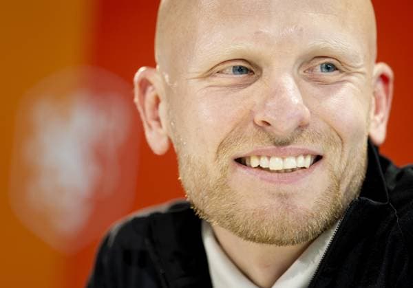 ZEIST - National coach Arjan Veurink of the Dutch women s football team during a press conference, PK, Pressekonferenz ahead of the World Cup qualifying match against France. KOEN VAN WEEL ANP xVIxANPxSportx xxANPxIVx 555718162 originalFilename: 555718162.jpg