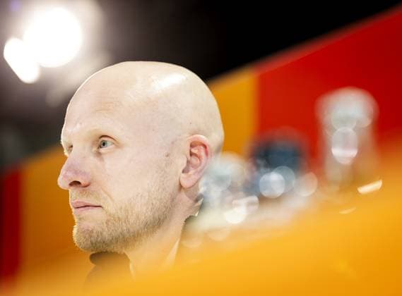 ZEIST - National coach Arjan Veurink of the Dutch women s football team during a press conference, PK, Pressekonferenz ahead of the World Cup qualifying match against France. KOEN VAN WEEL ANP xVIxANPxSportx xxANPxIVx 555718782 originalFilename: 555718782.jpg