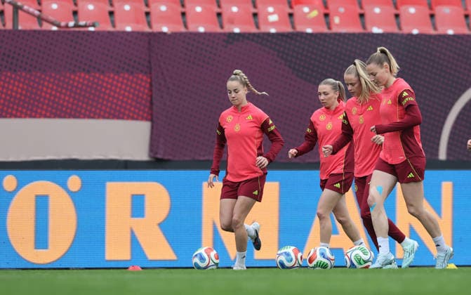 Frauen-Nationalmannschaft Abschlusstraining , vor dem Spiel WM Qualifikation Deutschland-Österreich , Fußball , Frauen , in den Max Morlock Stadion, in Nürnberg , Bayern , Deutschland. April 13 , 2026 . Photo by: Davide Elias IPA Photo Pressefoto DENL Copyright: xDavidexEliasx