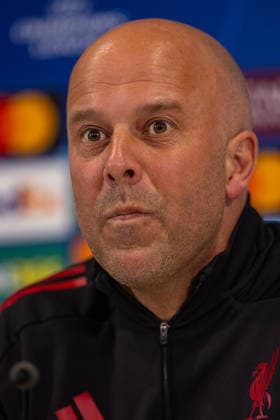 Football - UEFA Champions League - Quarter-Final - 2nd Leg - Liverpool FC v Paris Saint-Germain FC - MD-1 LIVERPOOL, ENGLAND - Monday, April 13, 2026: Liverpool s head coach Arne Slot during a press conference, PK, Pressekonferenz at Anfield ahead of the UEFA Champions League Quarter-Final 2nd Leg game between Liverpool FC and Paris Saint-Germain FC. (Photo by David Rawcliffe Propaganda) LIVERPOOL Anfield MERSEYSIDE ENGLAND  Copyright: xDavidxRawcliffex P2026-04-13-Liverpool_PSG_MD-1-104