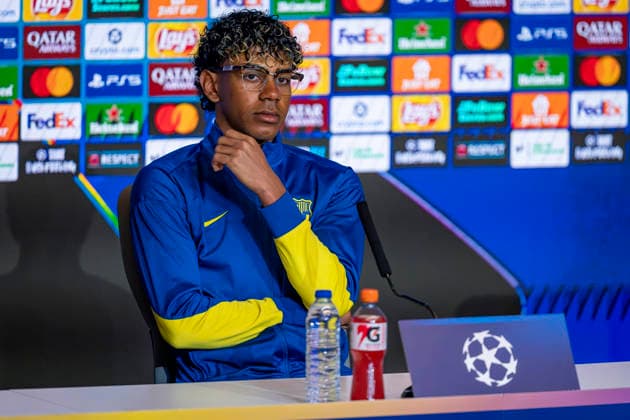 FC Barcelona, Barca Training Session And press conference, PK, Pressekonferenz - UEFA Champions League 2025 26 Quarter-Final Second Leg MADRID, SPAIN - APRIL 13: Lamine Yamal of FC Barcelona speaks during the Press Conference ahead of the UEFA Champions League 2025 26 Quarter-Final Second Leg match against Atletico de Madrid at Estadio Riyadh Air Metropolitano on April 13, 2026 in Madrid, Spain. Madrid Estadio Riyadh Air Metropolitano Madrid Spain Copyright: xAlbertoxGardinx AGardin_20260413_Foot_Champ_Bar_Press_0228