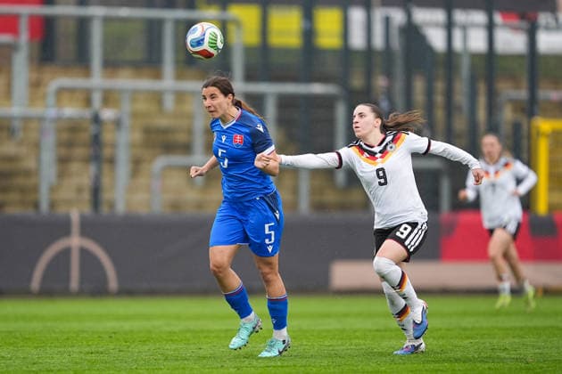 13 04 2026, xydrx, Football, International, European Championship Qualification U19 Women, Germany Slovakia, IMS Arena Katarina Tordajiova SVK, 5 in duel against Leonie Koepp GER, 9 DFB regulations prohibit any use of photographs as image sequences and or quasi video Copyright: HMBxMedia YannisxDreimann