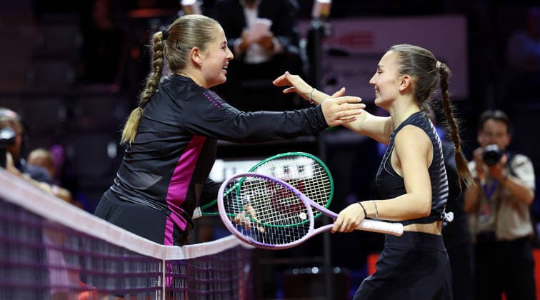 13 04 2026, Germany, Stuttgart, Tennis Porsche Tennis Grand Prix, Porsche One Point Challenge, f l Jelena Ostapenko, Julia Stusek hug each other