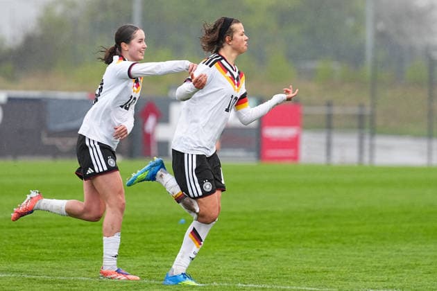 13 04 2026, xydrx, Soccer, International match, European Championship Qualification U19 Women, Germany Slovakia, IMS Arena Goal celebration after the goal to 4 2 for Germany by scorer Rosa Rueckert GER, 10 together with Laila Portella GER, 19 DFB regulations prohibit any use of photographs as image sequences and or quasi video Copyright: HMBxMedia YannisxDreimann