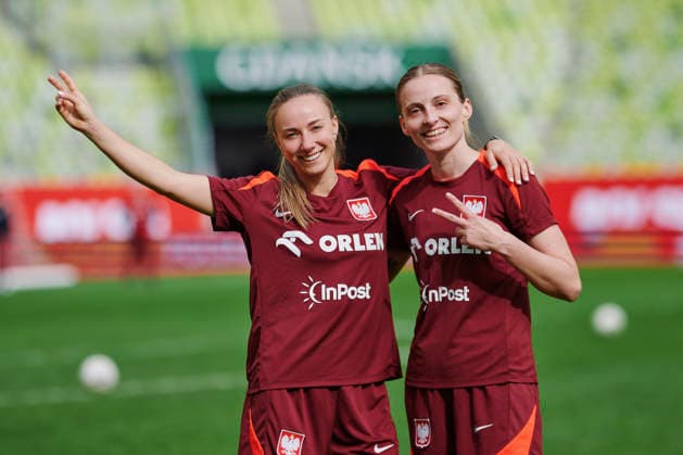 13.04.2026 GDANSK, STADION POLSAT ARENA , PILKA NOZNA KOBIET ( WOMEN S FOOTBALL) KONFERENCJA I OFICJALNY TRENING REPREZENTACJI POLSKI KOBIET W PILCE NOZNEJ NZ. MILENA KOKOSZ EWELINA KAMCZYK FOTO RADOSLAW JOZWIAK CYFRASPORT NEWSPIX.PL --- Newspix.pl  RA2_4013