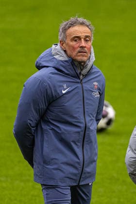 Football - UEFA Champions League - Quarter-Final - 2nd Leg - Liverpool FC v Paris Saint-Germain FC - MD-1 LIVERPOOL, ENGLAND - Monday, April 13, 2026: Paris Saint-Germain s head coach Luis Enrique during a training session at Anfield ahead of the UEFA Champions League Quarter-Final 2nd Leg game between Liverpool FC and Paris Saint-Germain FC. (Photo by David Rawcliffe Propaganda) LIVERPOOL Anfield MERSEYSIDE ENGLAND  Copyright: xDavidxRawcliffex P2026-04-13-Liverpool_PSG_MD-1-179