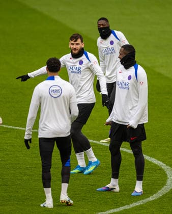 Football - UEFA Champions League - Quarter-Final - 2nd Leg - Liverpool FC v Paris Saint-Germain FC - MD-1 LIVERPOOL, ENGLAND - Monday, April 13, 2026: Paris Saint-Germain s Khvicha Kvaratskhelia during a training session at Anfield ahead of the UEFA Champions League Quarter-Final 2nd Leg game between Liverpool FC and Paris Saint-Germain FC. (Photo by David Rawcliffe Propaganda) LIVERPOOL Anfield MERSEYSIDE ENGLAND  Copyright: xDavidxRawcliffex P2026-04-13-Liverpool_PSG_MD-1-183