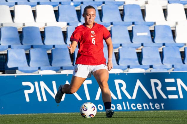 260413 Julie Jorde of Norway during the international friendly football match between Norway and Sweden on April 13, 2026 in Murcia Photo Pascu Mendez BILDBYRAN kod XZ XZ0231 fotboll football soccer fotball u23 under 23 norge norway sverige sweden dam bbeng träningsmatch friendly  Copyright: PascuxMendez BB260413ZJ005