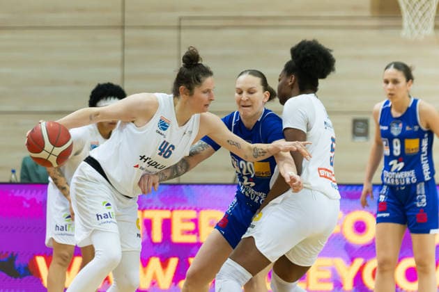 Romy Bär Lions, 46 , Lea Debeljak Marburg, 20 , Khalis Cain Lions, 5 , Syntainics MBC vs BC Marburg, Women, Basketball, 1 Bundesliga, DBBL, Playoff Semifinal 2 5, Season 2025 26, 13 04 2026 Halle SWH Arena Sachsen Anhalt Germany