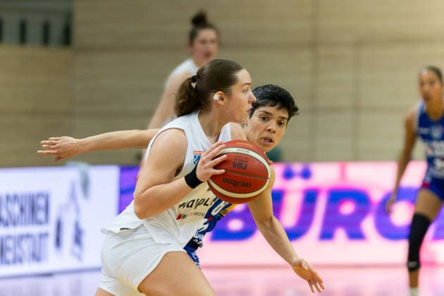 Anna Suckstorff Lions, 8 , Ana Raimundo Marburg, 6 , Syntainics MBC vs BC Marburg, Women, Basketball, 1 Bundesliga, DBBL, Playoff Semifinal 2 5, Season 2025 26, 13 04 2026 Halle SWH Arena Sachsen Anhalt Germany