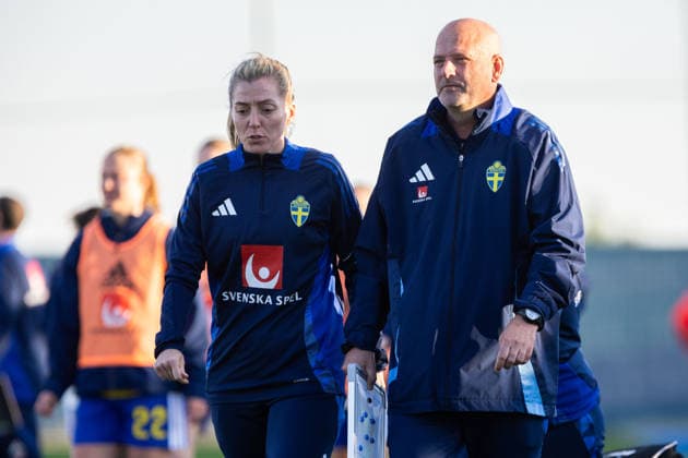 260413 Linda Sembrant and head coach Magnus Wikman of Sweden during the international friendly football match between Norway and Sweden on April 13, 2026 in Murcia Photo Pascu Mendez BILDBYRAN kod XZ XZ0231 fotboll football soccer fotball u23 under 23 norge norway sverige sweden dam bbeng träningsmatch friendly  Copyright: PascuxMendez BB260413ZH006
