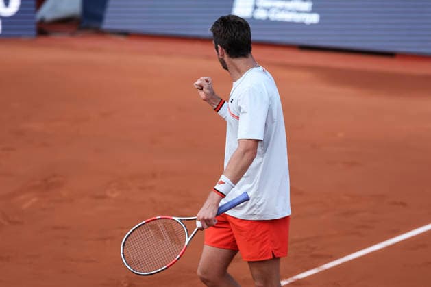 April 13, 2026, Barcelona, Barcelona, Spain: Cameron Norrie of Great Britain in action against Stan Wawrinka of Switzerland during the First round tennis match of the Barcelona Open Banc Sabadell - Conde Godo 2026 Day 3 at Real Club de Tenis Barcelona on April 13, 2026 in Barcelona, Spain. Barcelona Spain - ZUMAa181 20260413_zaa_a181_265 Copyright: xJavierxBorregox
