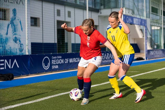 260413 Emilie osteras of Norway and Maja Bodin of Sweden during the international friendly football match between Norway and Sweden on April 13, 2026 in Murcia Photo Pascu Mendez BILDBYRAN kod XZ XZ0231 fotboll football soccer fotball u23 under 23 norge norway sverige sweden dam bbeng träningsmatch friendly  Copyright: PascuxMendez BB260413ZW007