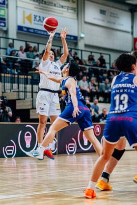 BB 1BL Women Syntainics MBC Lions BC Pharmaserv Marburg Liz Smith GISA Lions MBC , Ana Raimundo BC Pharmaserv Marburg during the 2025 2026 season in the semi-final playoff in game 2 of 5 in the DBBL Toyota Bundesliga Syntainics MBC Lions and BC Pharmaserv Marburg at SWH Arena on April 13, 2026 in Halle Saale, Sachsen Anhalt, Germany