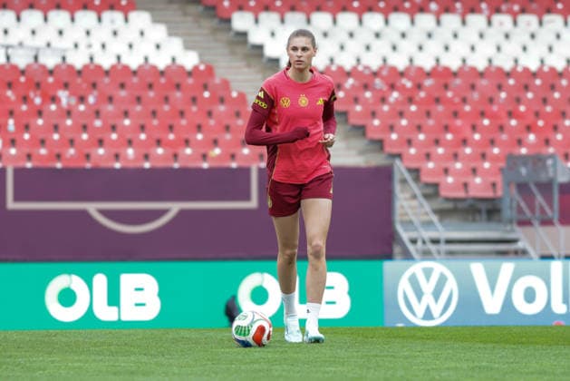13 04 2026, xgrfx, Football DFB Media Dates, German Womens National Team Press Conference and Final Training v l Jule Brand German Womens National Team DFL DFB REGULATIONS PROHIBIT ANY USE OF PHOTOGRAPHS as IMAGE SEQUENCES and or QUASI VIDEO Nuremberg