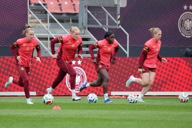13 04 2026, xgrfx, Football DFB Media Dates, German Womens National Team Press Conference and Final Training f l Vivien Endemann, Camilla Küver, Nicole Anyomi, Rebecca Knaak German Womens National Team DFL DFB REGULATIONS PROHIBIT ANY USE OF PHOTOGRAPHS as IMAGE SEQUENCES and or QUASI VIDEO Nuremberg