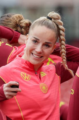 13 04 2026, xgrfx, Football DFB Media Dates, German Womens National Team Press Conference and Final Training v l Giulia Gwinn German Womens National Team DFL DFB REGULATIONS PROHIBIT ANY USE OF PHOTOGRAPHS as IMAGE SEQUENCES and or QUASI VIDEO Nuremberg