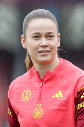 13 04 2026, xgrfx, Football DFB Media Dates, German Womens National Team Press Conference and Final Training v l Stina Johannes German Womens National Team DFL DFB REGULATIONS PROHIBIT ANY USE OF PHOTOGRAPHS as IMAGE SEQUENCES and or QUASI VIDEO Nuremberg