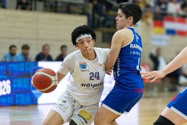 Liz Smith Lions, 24 , Ana Raimundo Marburg, 6 , Syntainics MBC vs BC Marburg, Women, Basketball, 1 Bundesliga, DBBL, Playoff Semifinal 2 5, Season 2025 26, 13 04 2026 Halle SWH Arena Sachsen Anhalt Germany
