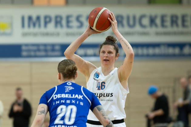 Lea Debeljak Marburg, 20 , Romy Bär Lions, 46 , Syntainics MBC vs BC Marburg, Women, Basketball, 1 Bundesliga, DBBL, Playoff Semifinal 2 5, Season 2025 26, 13 04 2026 Halle SWH Arena Sachsen Anhalt Germany