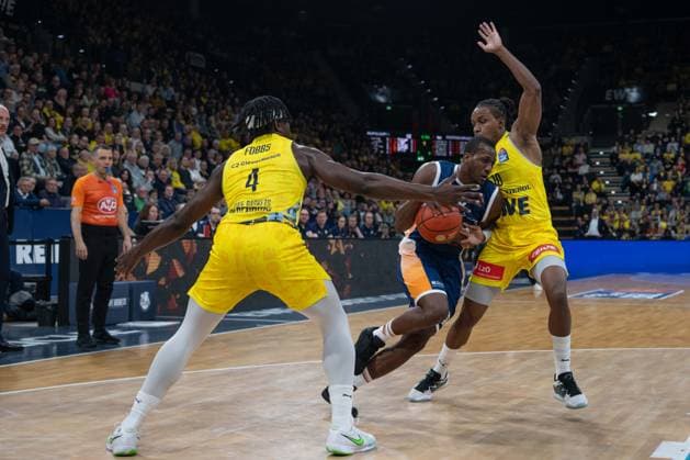GER, Basketball, easy Credit BBL, EWE Baskets Oldenburg vs Rostock Seawolves 13 04 2026, EWE Arena, Oldenburg, GER, easy Credit BBL, Play Ins, EWE Baskets Oldenburg vs Rostock Seawolves, in the picture Phillip GREENE IV Rostock Seawolves 16 Brain FOBBS EWE Baskets Oldenburg 4 James WOODARD EWE Baskets Oldenburg 10 nordphotoxgmbhx xRojahn nph00310