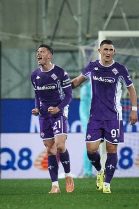 FiorentinaÕs Robin Everardus Gosens celebrates with FiorentinaÕs Roberto Piccoli after scoring the 1-0 goal for his team during the Serie A soccer match between Fiorentina and Lazio at the Artemio Franchi Stadium in Florence, north Italy - Monday, April 13, 2026 -  Copyright: xMassimoxPaolone LaPressex
