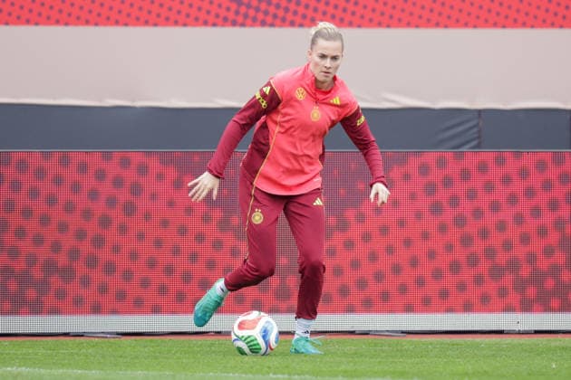 13 04 2026, xgrfx, Football DFB Media Dates, German Womens National Team Press Conference and Final Training v l Laura Freigang German Womens National Team DFL DFB REGULATIONS PROHIBIT ANY USE OF PHOTOGRAPHS as IMAGE SEQUENCES and or QUASI VIDEO Nuremberg