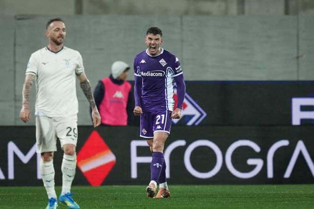 FiorentinaÕs Robin Everardus Gosens celebrates after scoring the 1-0 goal for his team during the Serie A soccer match between Fiorentina and Lazio at the Artemio Franchi Stadium in Florence, north Italy - Monday, April 13, 2026 -  Copyright: xMassimoxPaolone LaPressex