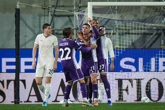 FiorentinaÕs Robin Everardus Gosens celebrates after scoring the 1-0 goal for his team during the Serie A soccer match between Fiorentina and Lazio at the Artemio Franchi Stadium in Florence, north Italy - Monday, April 13, 2026 -  Copyright: xMassimoxPaolone LaPressex