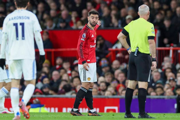 Manchester United, ManU v Leeds United, Premier League Manchester United midfielder Bruno Fernandes (8) reacts and gestures with Referee Paul Tierney during the Manchester United v Leeds United Premier League match at Old Trafford, Manchester, England on 13 April 2026 Credit: Phil Duncan Every Second Media Editorial use only. All images are copyright Every Second Media Limited. No images may be reproduced without prior permission. All rights reserved. Premier League and Football League images are subject to licensing agreements with Football DataCo Limited. see https: www.football-dataco.com Copyright: xIMAGO EveryxSecondxMediax ESM-1904-0018 PhilxDuncanx xEveryxSecondxMediax