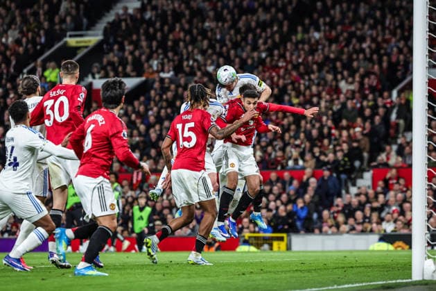 Premier League: Manchester United, ManU v Leeds United Pascal Struijk of Leeds United head on goal during the Premier League match Manchester United vs Leeds United at Old Trafford, Manchester, United Kingdom on 13 April 2026 (Photo by Mark Cosgrove News Images) Manchester Old Trafford Greater Manchester United Kingdom Copyright: xMarkxCosgrove NewsxImagesx