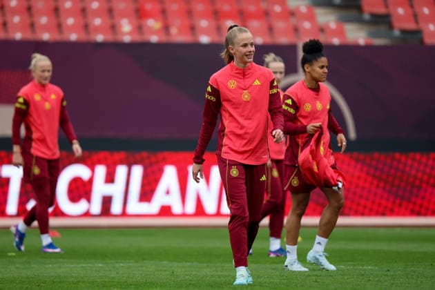 Nuremberg, Germany 13 April 2026 Preparation for the Womens World Cup qualifier Germany vs Austria Final training in Nuremberg In the picture Vivien Endemann Germany Copyright: HMBxMedia MadeleinexFantini