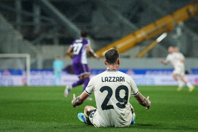 LazioÕs Manuel Lazzari protests during the Serie A soccer match between Fiorentina and Lazio at the Artemio Franchi Stadium in Florence, north Italy - Monday, April 13, 2026 -  Copyright: xMassimoxPaolone LaPressex