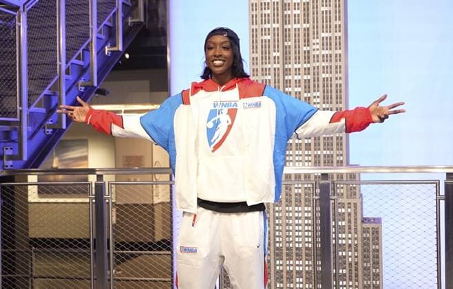 RECORD DATE NOT STATED Lauren Betts, Flau™jae Johnson, Olivia Miles, Azzi Fudd, Awa Fam Thiam and More Light the Empire State Building in Celebration of the 2026 WNBA, Basketball Damen, USA Draft. (NEW) Lauren Betts, Flau™jae Johnson, Olivia Miles, Azzi Fudd, Awa Fam Thiam and More Light the Empire State Building in Celebration of the 2026 WNBA Draft. April 13, 2026, New York, USA: Lauren Betts, UCLA center Flau™jae Johnson, LSU guard Olivia Miles, TCU guard Azzi Fudd, Connecticut guard Awa Fam Thiam, Spain national team, Nationalteam center, Kiki Rice, UCLA guard Raven Johnson, South Carolina guard, Ta™Niya Latson, South Carolina guard, Nell Angloma, Basket Lattes Montpellier Agglomeration forward, Angela Dugalic, UCLA forward Gabriela Jaquez, UCLA guard Gianna Kneepkens, UCLA guard Cotie McMahon, Ole Miss forward Madina Okot, South Carolina center Marta Suarez, TCU forward, light the Empire State Building in celebration of the 2026 WNBA Draft presented by State Street Investment Management SPY. All 15 prospects will attend the draft on Monday (13) evening. Credit: Jorge Estrellado Thenews2(Foto: Jorge Estrellado Thenews2 imago images) SPO Copyright: xJorgexEstrelladox