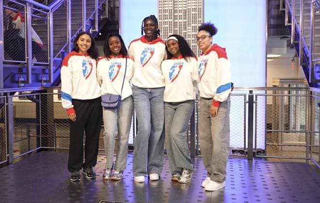 RECORD DATE NOT STATED Lauren Betts, Flau™jae Johnson, Olivia Miles, Azzi Fudd, Awa Fam Thiam and More Light the Empire State Building in Celebration of the 2026 WNBA, Basketball Damen, USA Draft. (NEW) Lauren Betts, Flau™jae Johnson, Olivia Miles, Azzi Fudd, Awa Fam Thiam and More Light the Empire State Building in Celebration of the 2026 WNBA Draft. April 13, 2026, New York, USA: Lauren Betts, UCLA center Flau™jae Johnson, LSU guard Olivia Miles, TCU guard Azzi Fudd, Connecticut guard Awa Fam Thiam, Spain national team, Nationalteam center, Kiki Rice, UCLA guard Raven Johnson, South Carolina guard, Ta™Niya Latson, South Carolina guard, Nell Angloma, Basket Lattes Montpellier Agglomeration forward, Angela Dugalic, UCLA forward Gabriela Jaquez, UCLA guard Gianna Kneepkens, UCLA guard Cotie McMahon, Ole Miss forward Madina Okot, South Carolina center Marta Suarez, TCU forward, light the Empire State Building in celebration of the 2026 WNBA Draft presented by State Street Investment Management SPY. All 15 prospects will attend the draft on Monday (13) evening. Credit: Jorge Estrellado Thenews2(Foto: Jorge Estrellado Thenews2 imago images) SPO Copyright: xJorgexEstrelladox